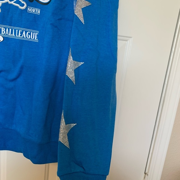 Detroit Lions Blue Embellished Sleeve Gameday Couture Sweatshirt NWT 🌴 - Picture 8 of 13